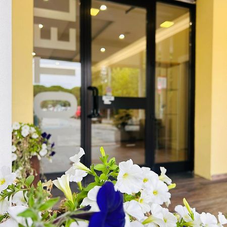 Hotel Benaco Mavras Peschiera del Garda Exterior foto