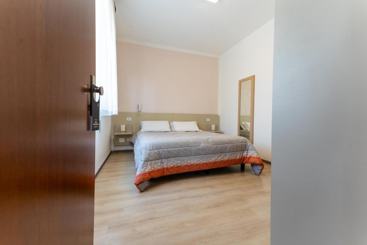 Hotel Benaco Mavras Peschiera del Garda Exterior foto