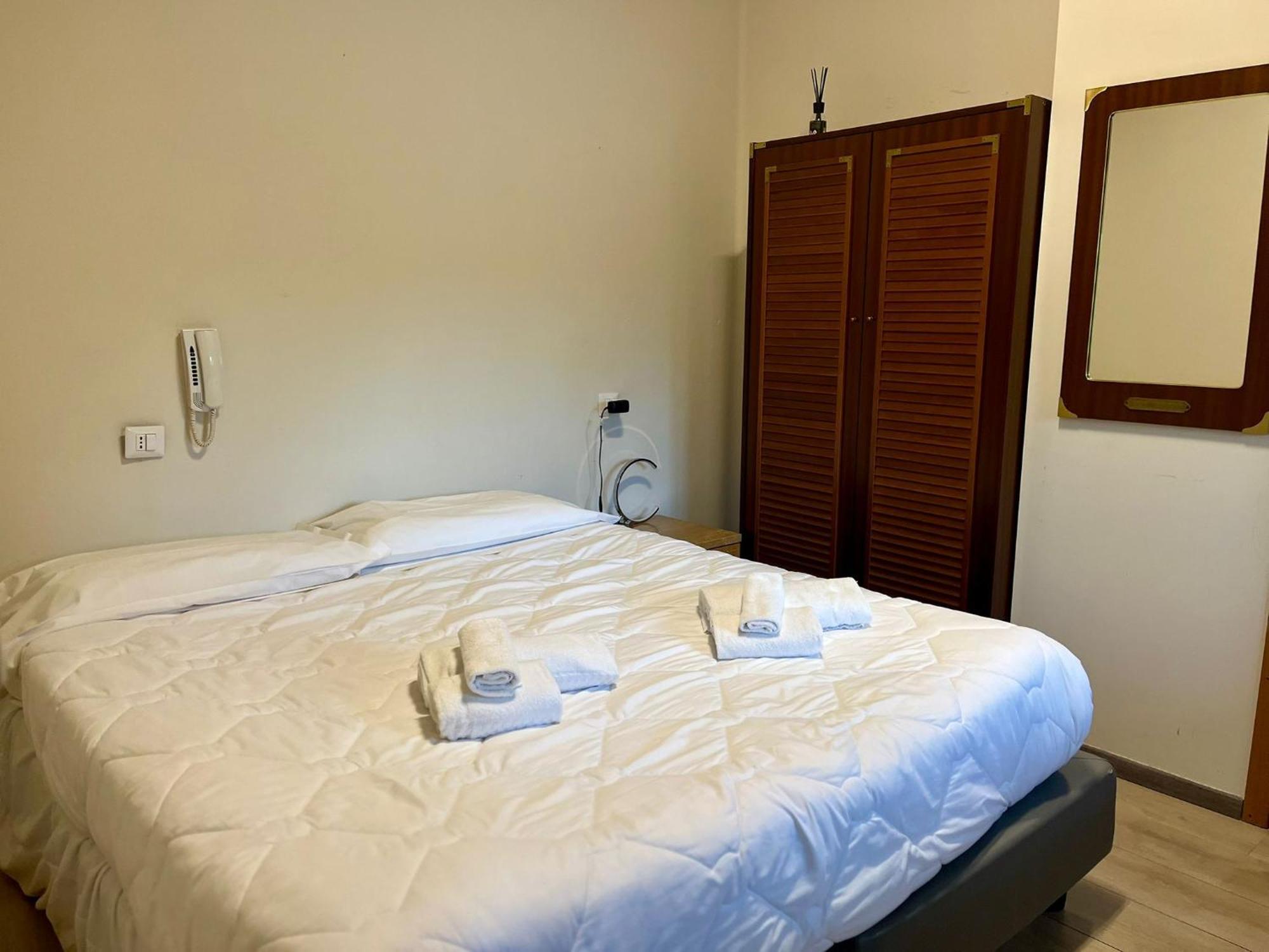 Hotel Benaco Mavras Peschiera del Garda Exterior foto